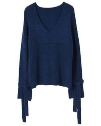 dunkelblauer Pullover mit einem V-Ausschnitt von Mango
