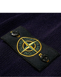 dunkelblauer Pullover mit einem zugeknöpften Kragen von Stone Island