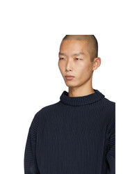 dunkelblauer Rollkragenpullover von Homme Plissé Issey Miyake