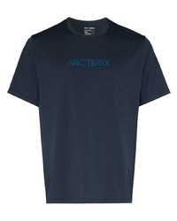 dunkelblaues bedrucktes T-Shirt mit einem Rundhalsausschnitt von Arc'teryx