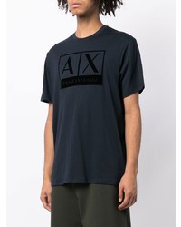 dunkelblaues bedrucktes T-Shirt mit einem Rundhalsausschnitt von Armani Exchange