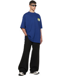 dunkelblaues bedrucktes T-Shirt mit einem Rundhalsausschnitt von Vetements