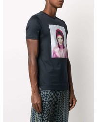 dunkelblaues bedrucktes T-Shirt mit einem Rundhalsausschnitt von Limitato