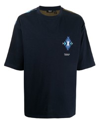 dunkelblaues bedrucktes T-Shirt mit einem Rundhalsausschnitt von FIVE CM