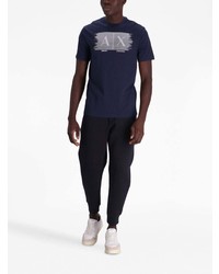 dunkelblaues bedrucktes T-Shirt mit einem Rundhalsausschnitt von Armani Exchange