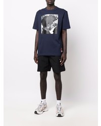 dunkelblaues bedrucktes T-Shirt mit einem Rundhalsausschnitt von Reebok