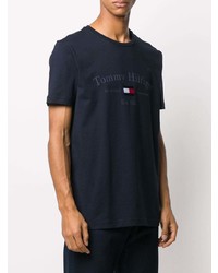 dunkelblaues bedrucktes T-Shirt mit einem Rundhalsausschnitt von Tommy Hilfiger