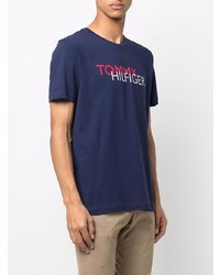 dunkelblaues bedrucktes T-Shirt mit einem Rundhalsausschnitt von Tommy Hilfiger