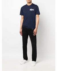 dunkelblaues bedrucktes T-Shirt mit einem Rundhalsausschnitt von Lacoste