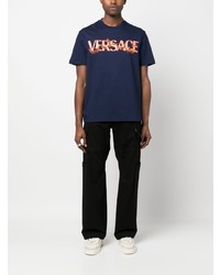 dunkelblaues bedrucktes T-Shirt mit einem Rundhalsausschnitt von Versace