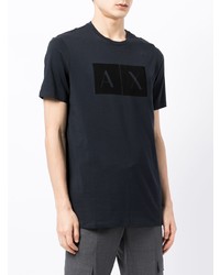 dunkelblaues bedrucktes T-Shirt mit einem Rundhalsausschnitt von Armani Exchange