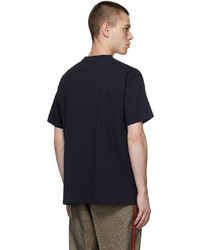 dunkelblaues bedrucktes T-Shirt mit einem Rundhalsausschnitt von Bode