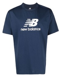 dunkelblaues bedrucktes T-Shirt mit einem Rundhalsausschnitt von New Balance