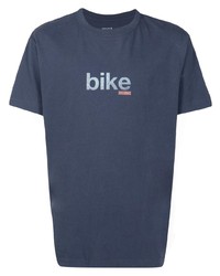 dunkelblaues bedrucktes T-Shirt mit einem Rundhalsausschnitt von OSKLEN