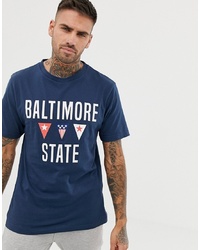 dunkelblaues bedrucktes T-Shirt mit einem Rundhalsausschnitt von Pull&Bear