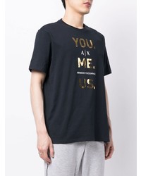 dunkelblaues bedrucktes T-Shirt mit einem Rundhalsausschnitt von Armani Exchange