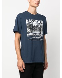 dunkelblaues bedrucktes T-Shirt mit einem Rundhalsausschnitt von Barbour International