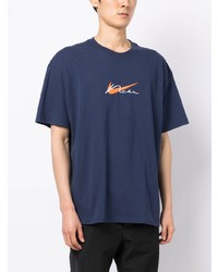 dunkelblaues bedrucktes T-Shirt mit einem Rundhalsausschnitt von Nike