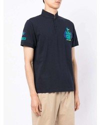 dunkelblaues bedrucktes T-shirt mit einer Knopfleiste von Shanghai Tang