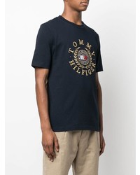 dunkelblaues besticktes T-Shirt mit einem Rundhalsausschnitt von Tommy Hilfiger