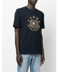 dunkelblaues besticktes T-Shirt mit einem Rundhalsausschnitt von Tommy Hilfiger