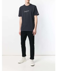 dunkelblaues besticktes T-Shirt mit einem Rundhalsausschnitt von Yohji Yamamoto