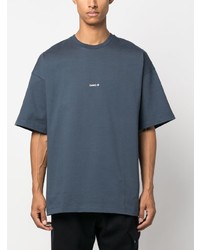 dunkelblaues besticktes T-Shirt mit einem Rundhalsausschnitt von Oamc