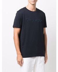 dunkelblaues besticktes T-Shirt mit einem Rundhalsausschnitt von Tommy Hilfiger