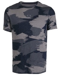 dunkelblaues Camouflage T-Shirt mit einem Rundhalsausschnitt von Armani Exchange