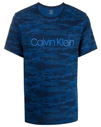 dunkelblaues Camouflage T-Shirt mit einem Rundhalsausschnitt von Calvin Klein