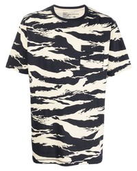 dunkelblaues Camouflage T-Shirt mit einem Rundhalsausschnitt von Maharishi