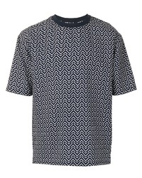 dunkelblaues T-Shirt mit einem Rundhalsausschnitt mit Chevron-Muster