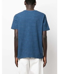 dunkelblaues horizontal gestreiftes T-Shirt mit einem Rundhalsausschnitt von Universal Works