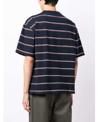 dunkelblaues horizontal gestreiftes T-Shirt mit einem Rundhalsausschnitt von YMC