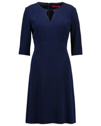 dunkelblaues Kleid von Hugo Boss