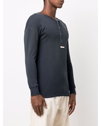 dunkelblaues Langarmshirt mit einer Knopfleiste von Maison Margiela