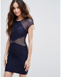 dunkelblaues figurbetontes Kleid aus Netz