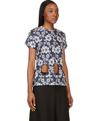 dunkelblaues T-Shirt mit einem Rundhalsausschnitt mit Blumenmuster von Comme des Garcons