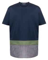dunkelblaues T-Shirt mit einem Rundhalsausschnitt mit Flicken