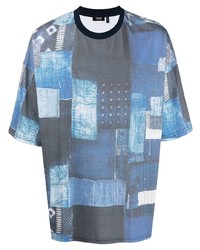 dunkelblaues T-Shirt mit einem Rundhalsausschnitt mit Flicken von FIVE CM