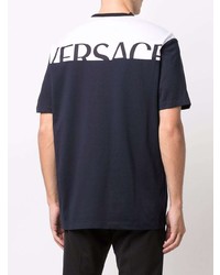 dunkelblaues T-Shirt mit einem Rundhalsausschnitt mit Flicken von Versace