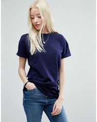 dunkelblaues T-Shirt mit einem Rundhalsausschnitt von Asos