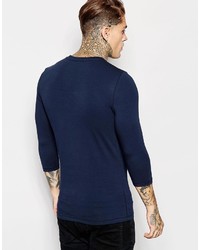 dunkelblaues T-Shirt mit einem Rundhalsausschnitt von Asos