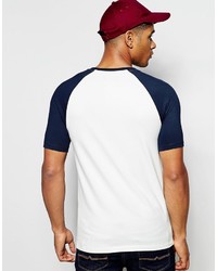 dunkelblaues T-Shirt mit einem Rundhalsausschnitt von Asos