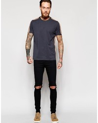 dunkelblaues T-Shirt mit einem Rundhalsausschnitt von Asos