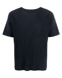 dunkelblaues T-Shirt mit einem Rundhalsausschnitt von Homme Plissé Issey Miyake