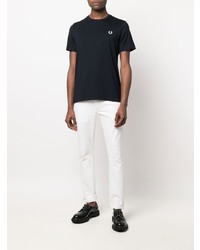 dunkelblaues T-Shirt mit einem Rundhalsausschnitt von Fred Perry