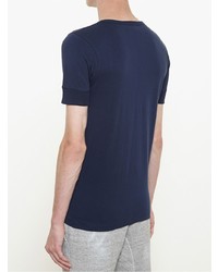 dunkelblaues T-Shirt mit einem Rundhalsausschnitt von Merz b.Schwanen