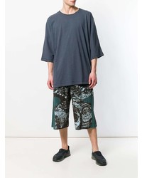 dunkelblaues T-Shirt mit einem Rundhalsausschnitt von Homme Plissé Issey Miyake