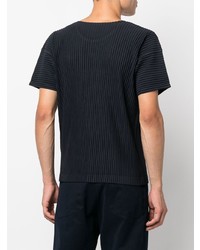 dunkelblaues T-Shirt mit einem Rundhalsausschnitt von Homme Plissé Issey Miyake